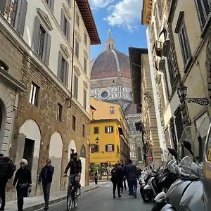 Leonardo Suites Apartment Florence