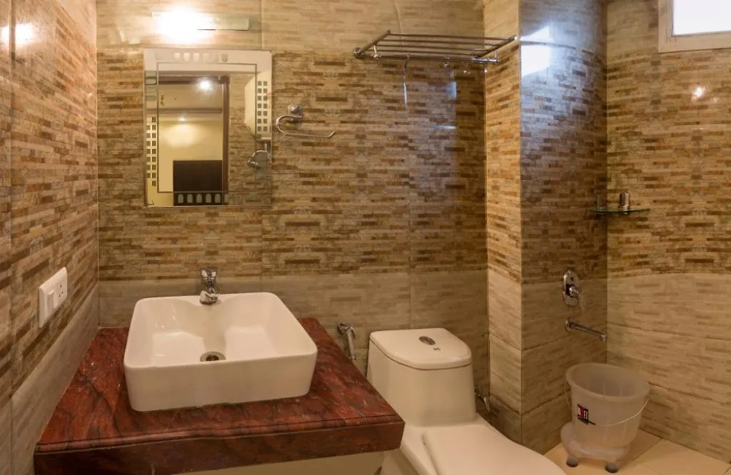מוסורי Hotel Howard International