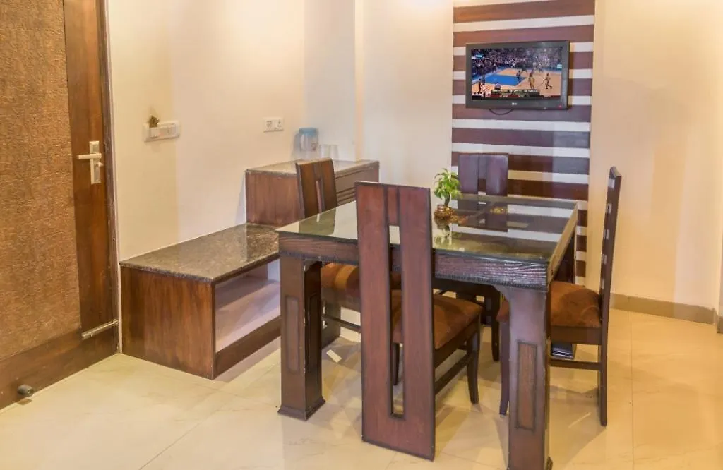 מוסורי Hotel Howard International